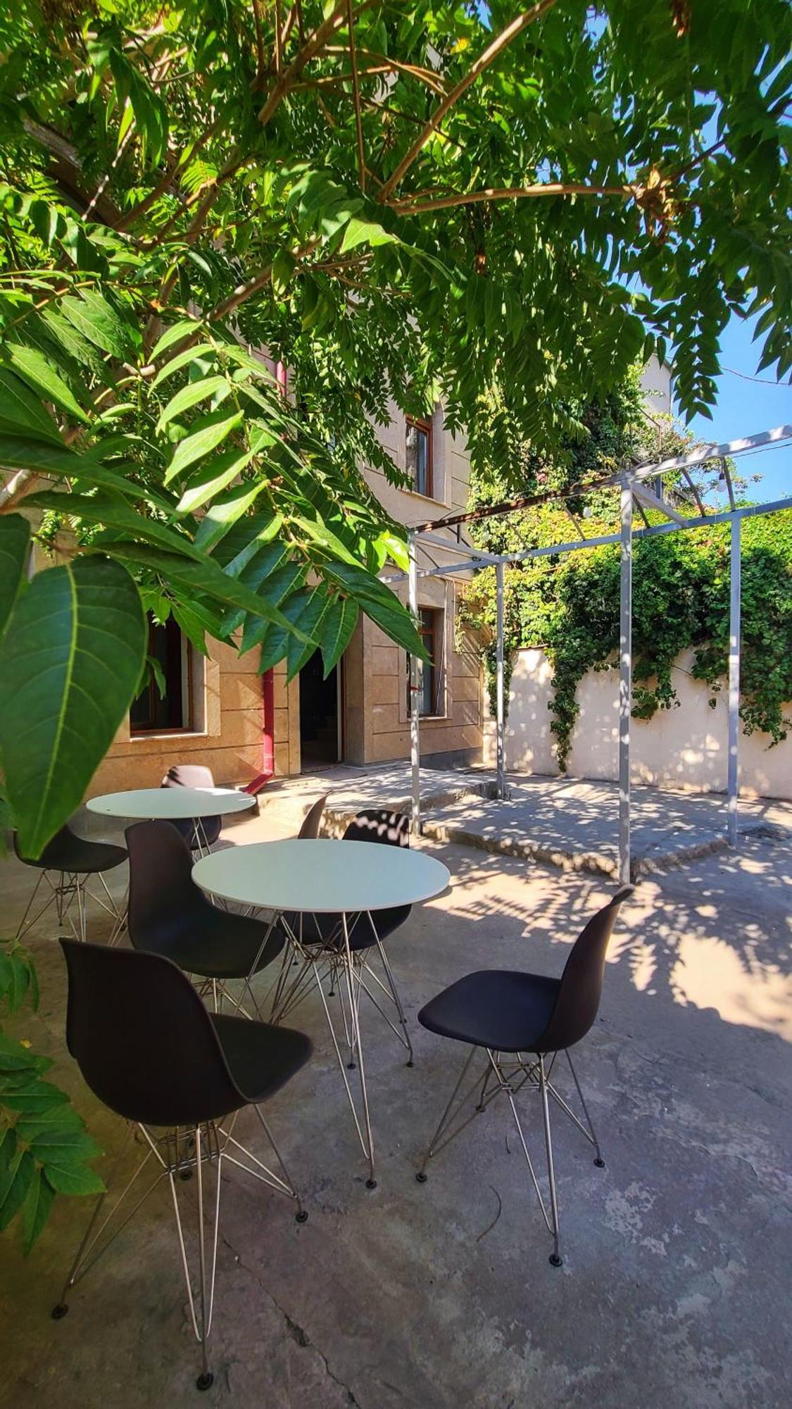 Capsula Hotel Erivan Exterior foto
