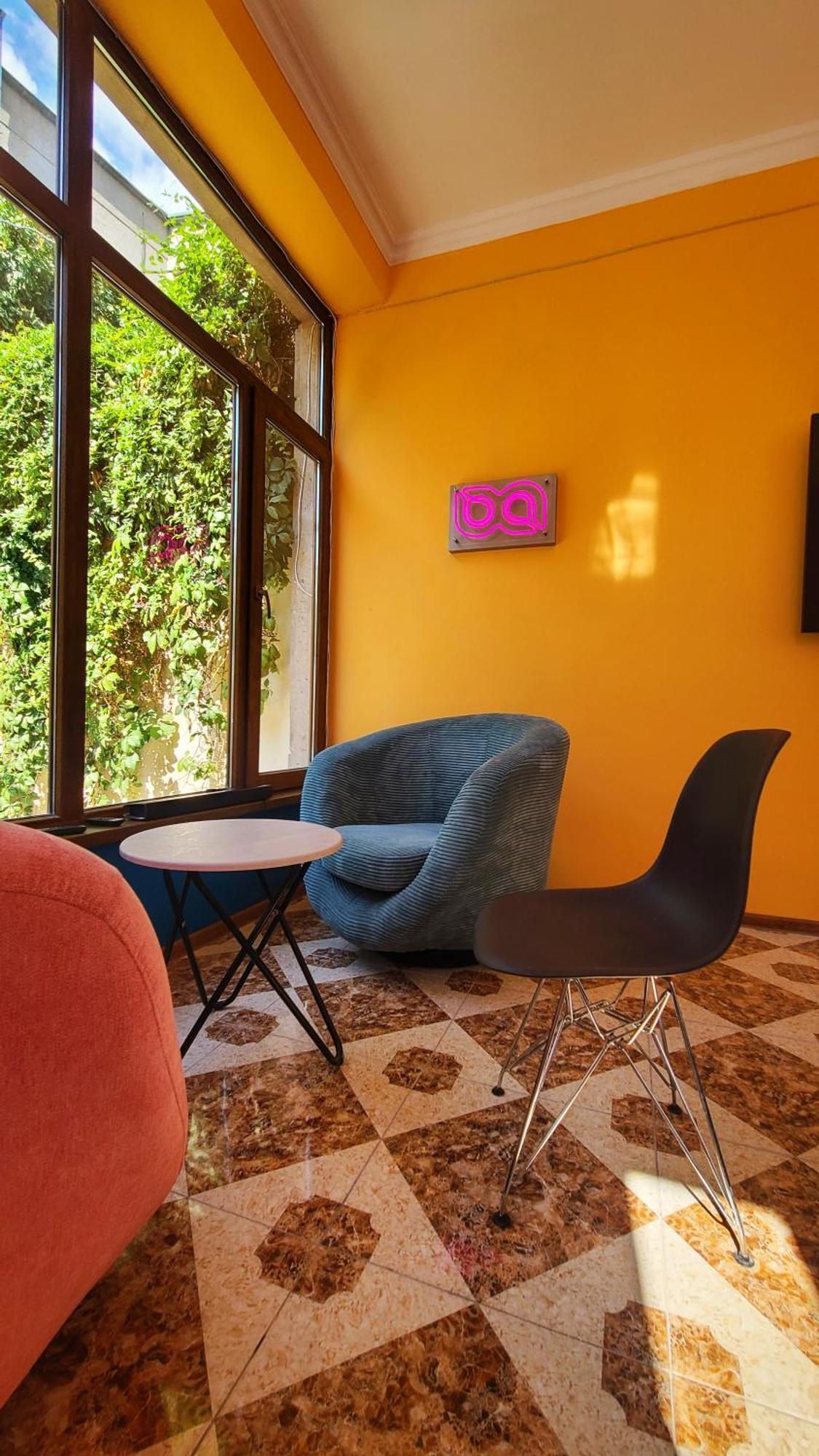 Capsula Hotel Erivan Exterior foto
