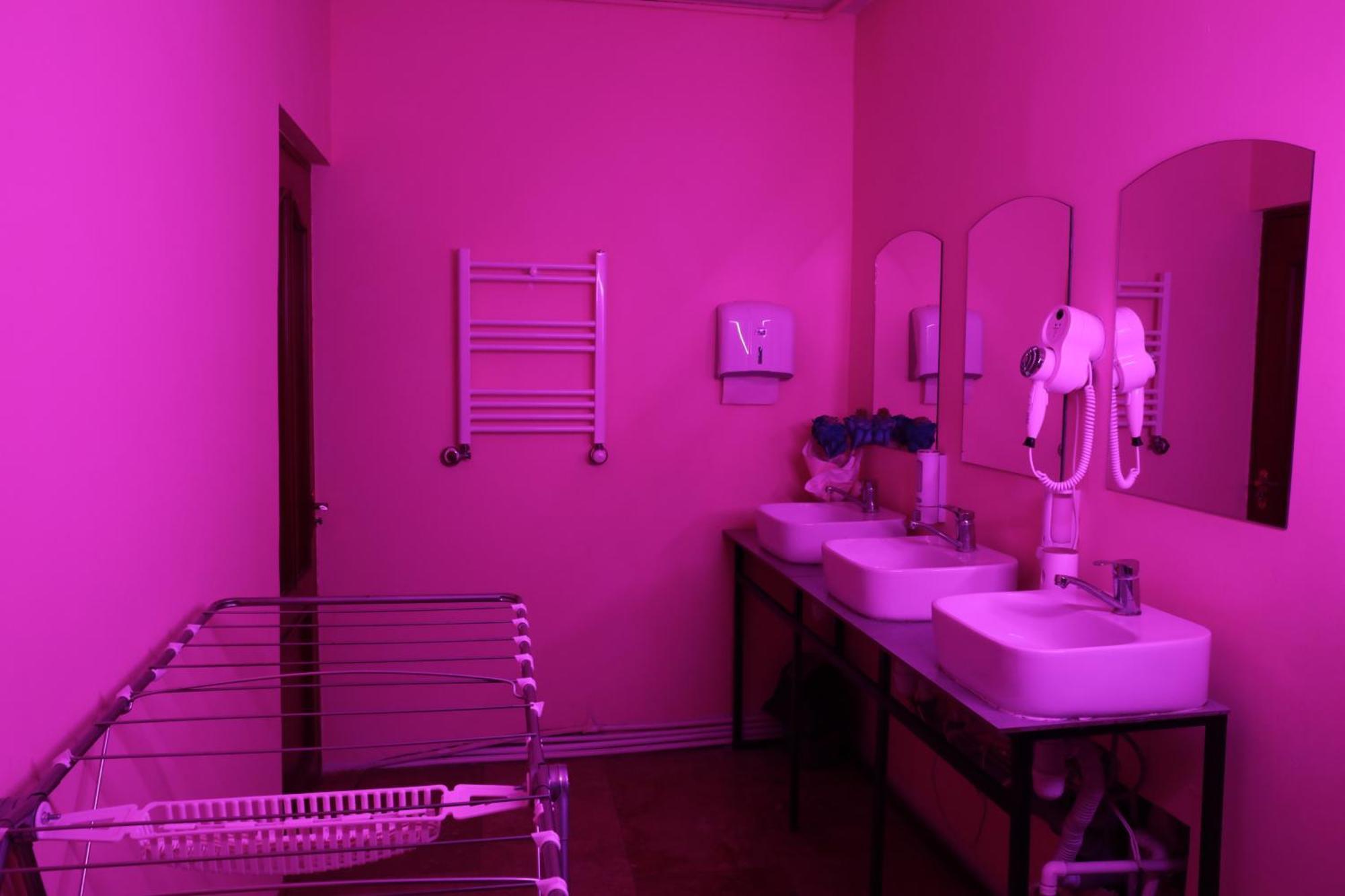 Capsula Hotel Erivan Exterior foto
